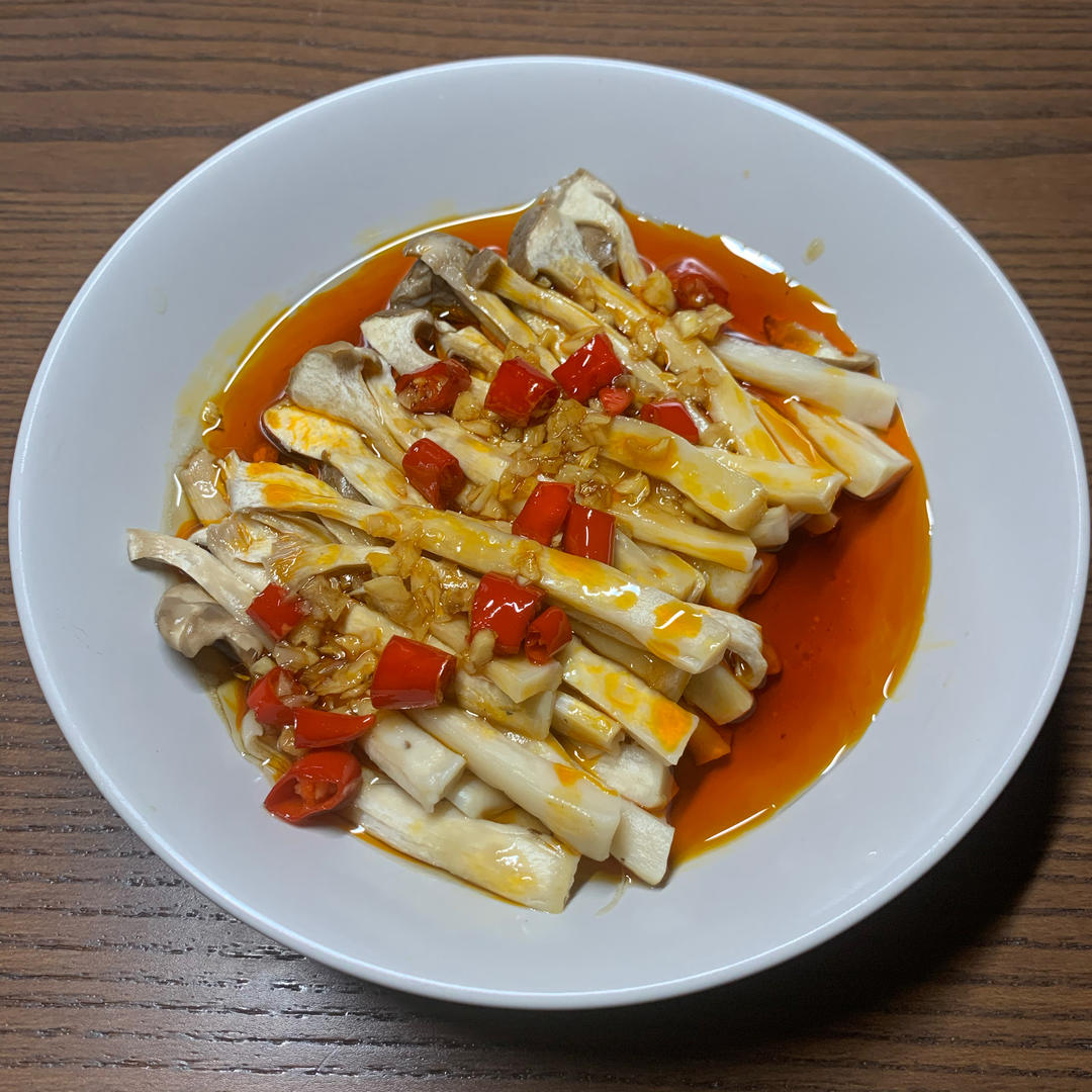 比肉还好吃的【手撕凉拌杏鲍菇】，上桌扫光光