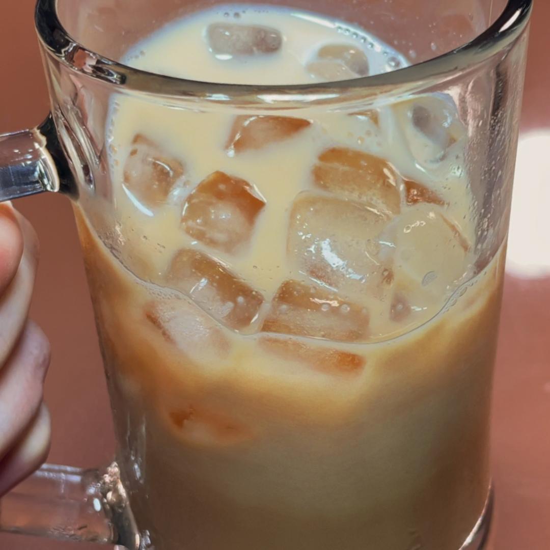 10分钟做一杯家庭版港式冰奶茶的做法