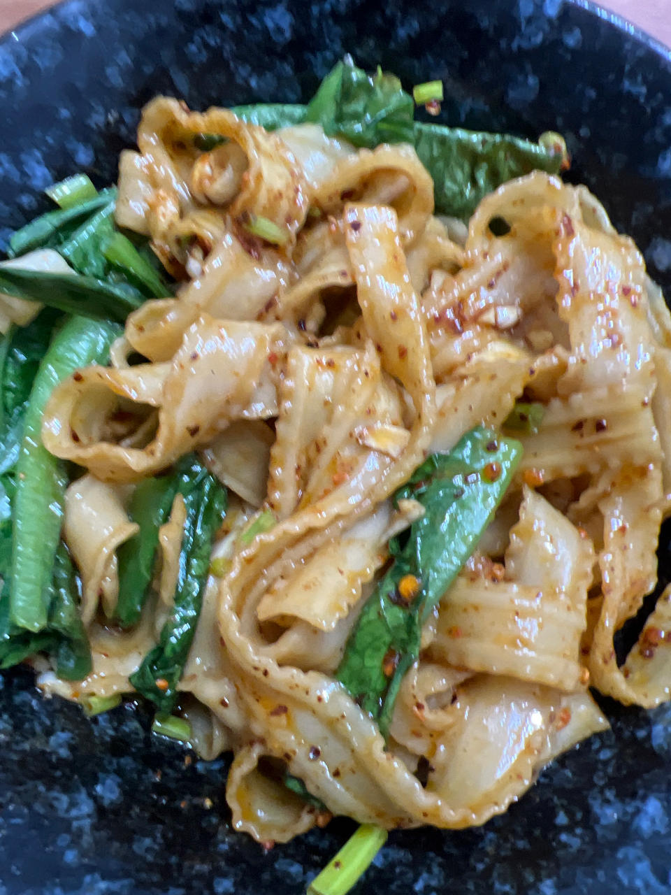 十分钟就能吃上的超简单油泼面