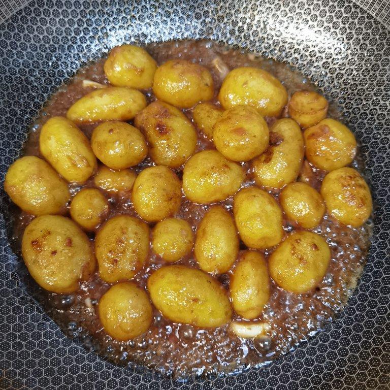 完整又入味的红烧小土豆