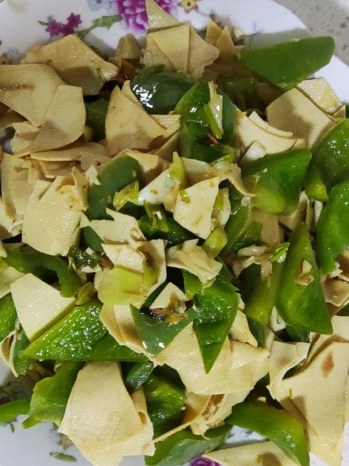 青椒干豆腐（餐馆版）