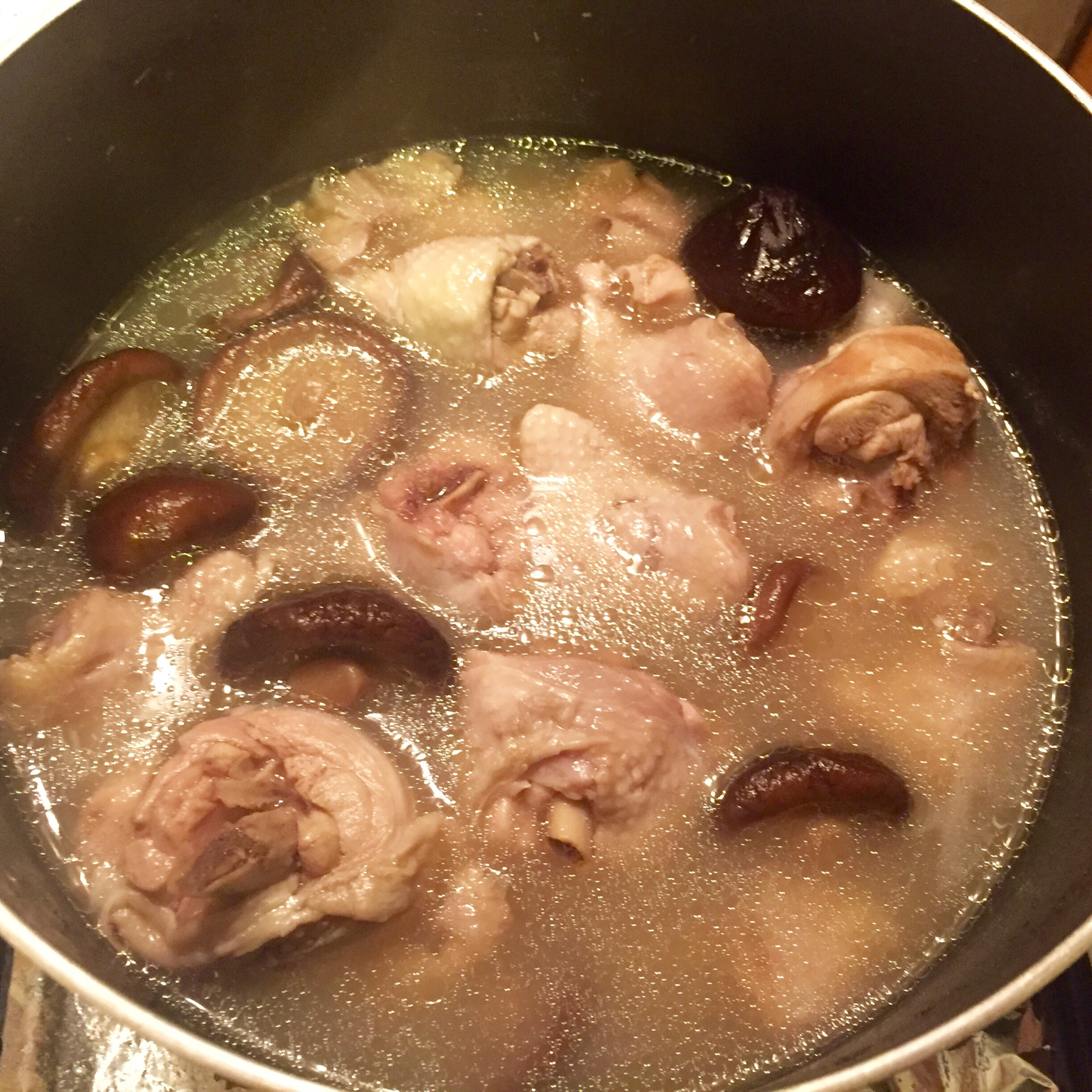 香菇鸡腿汤