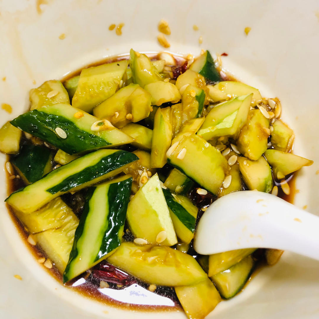 赞不绝口拍黄瓜🥒