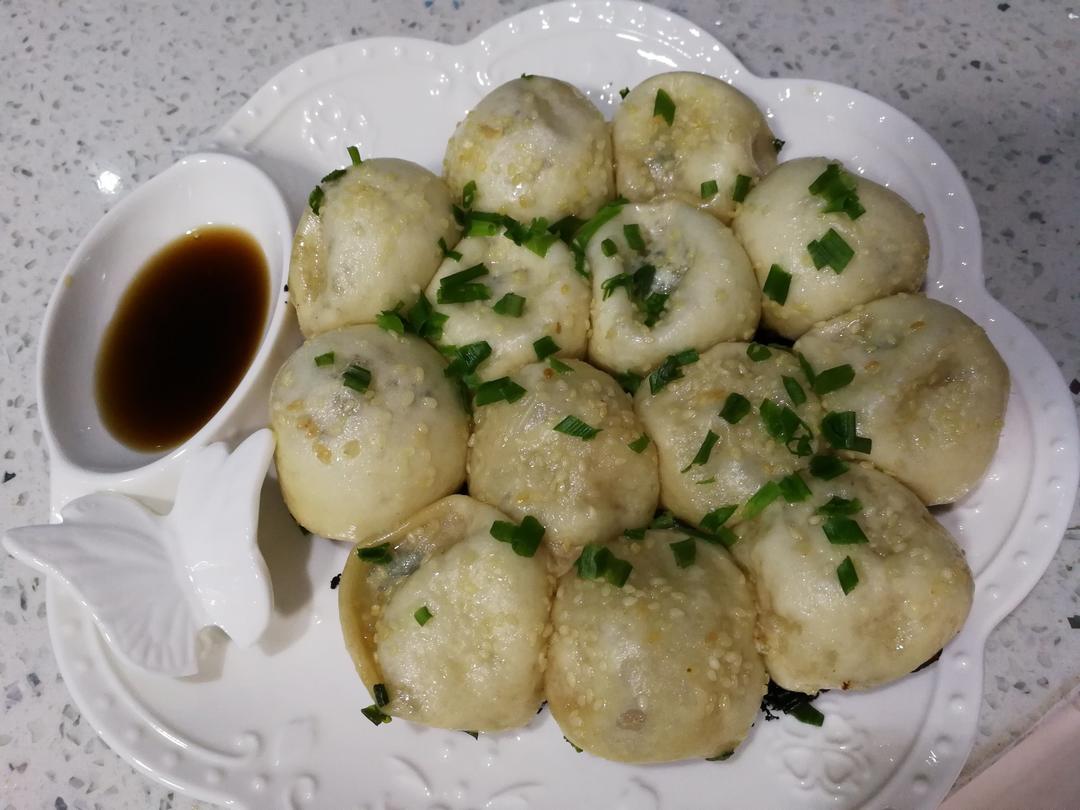 芝麻香葱虾仁生煎包