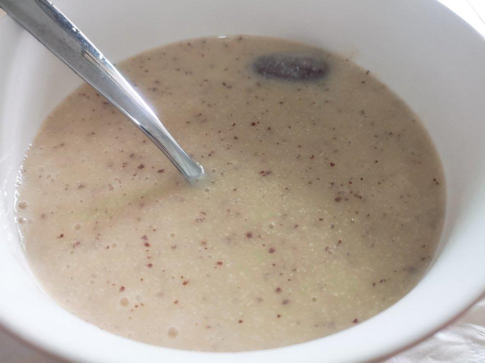 红枣银耳黑豆黄豆浆