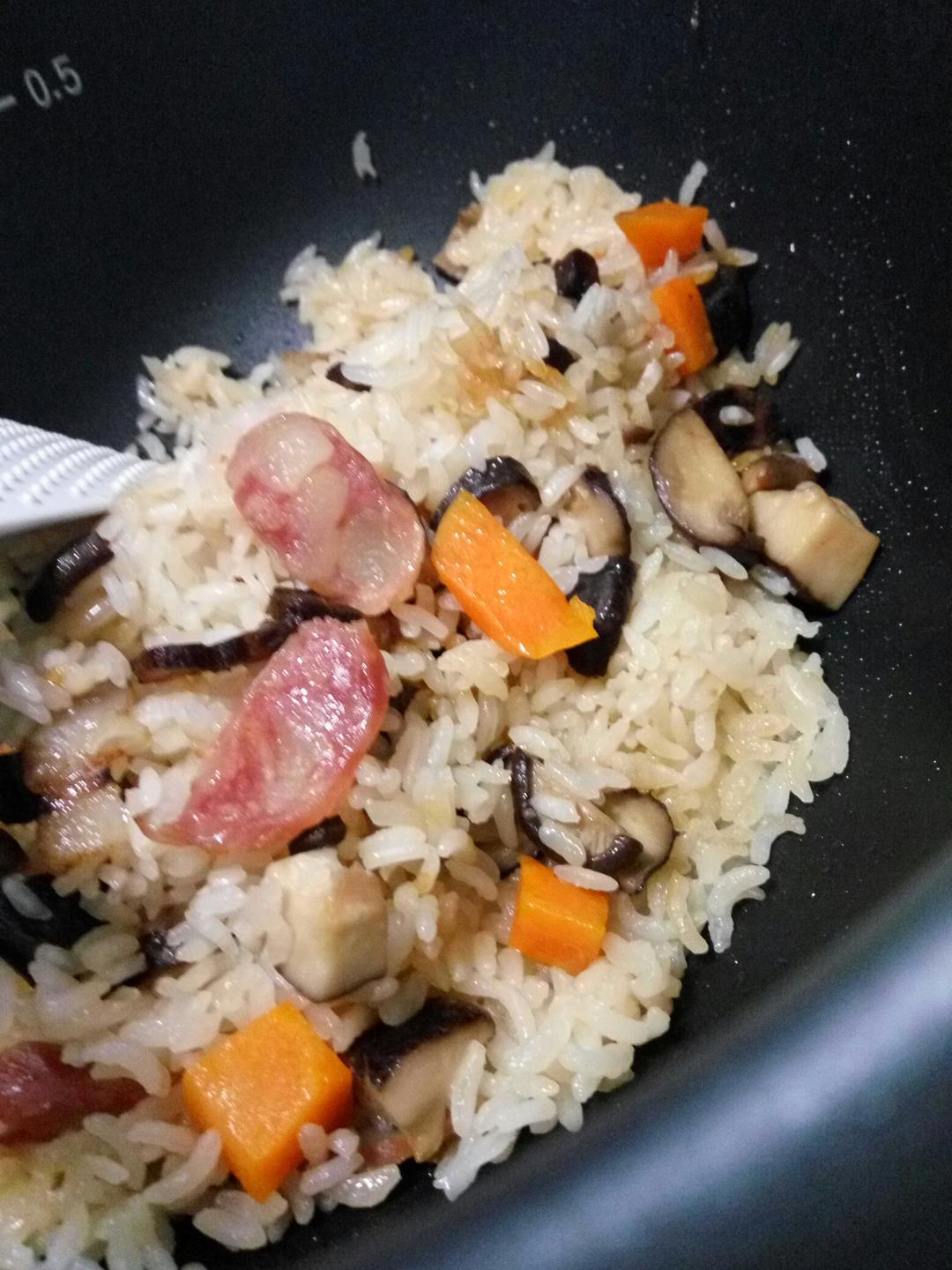 电饭锅版香菇腊肠饭