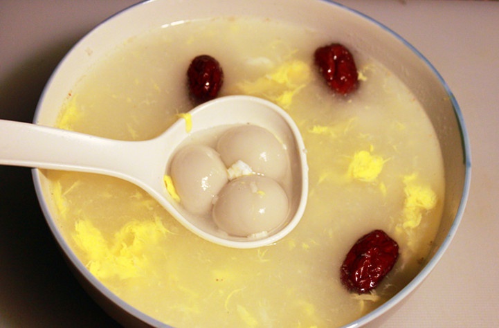 酒酿鸡蛋圆子羹