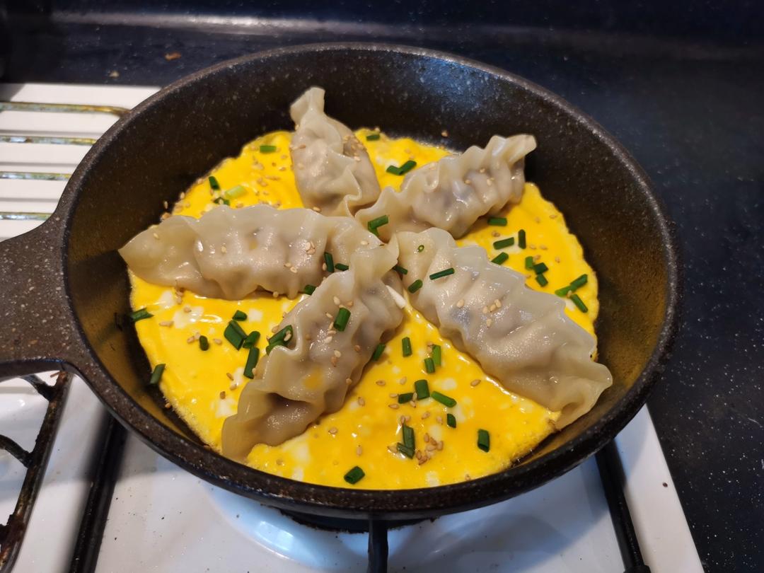 鸡蛋抱煎饺