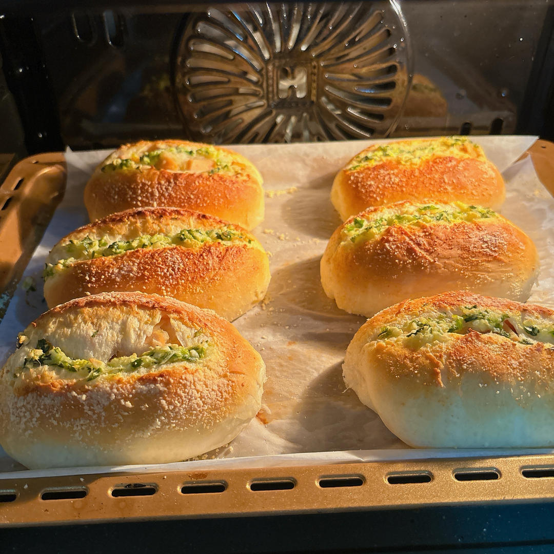 蒜香芝士火腿小吐司🍞超香！无法抗拒的咸口面包