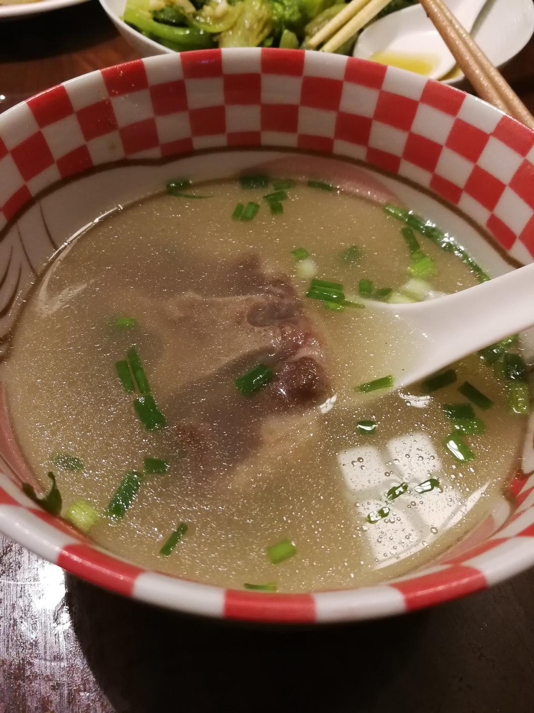 韩式清炖牛尾汤