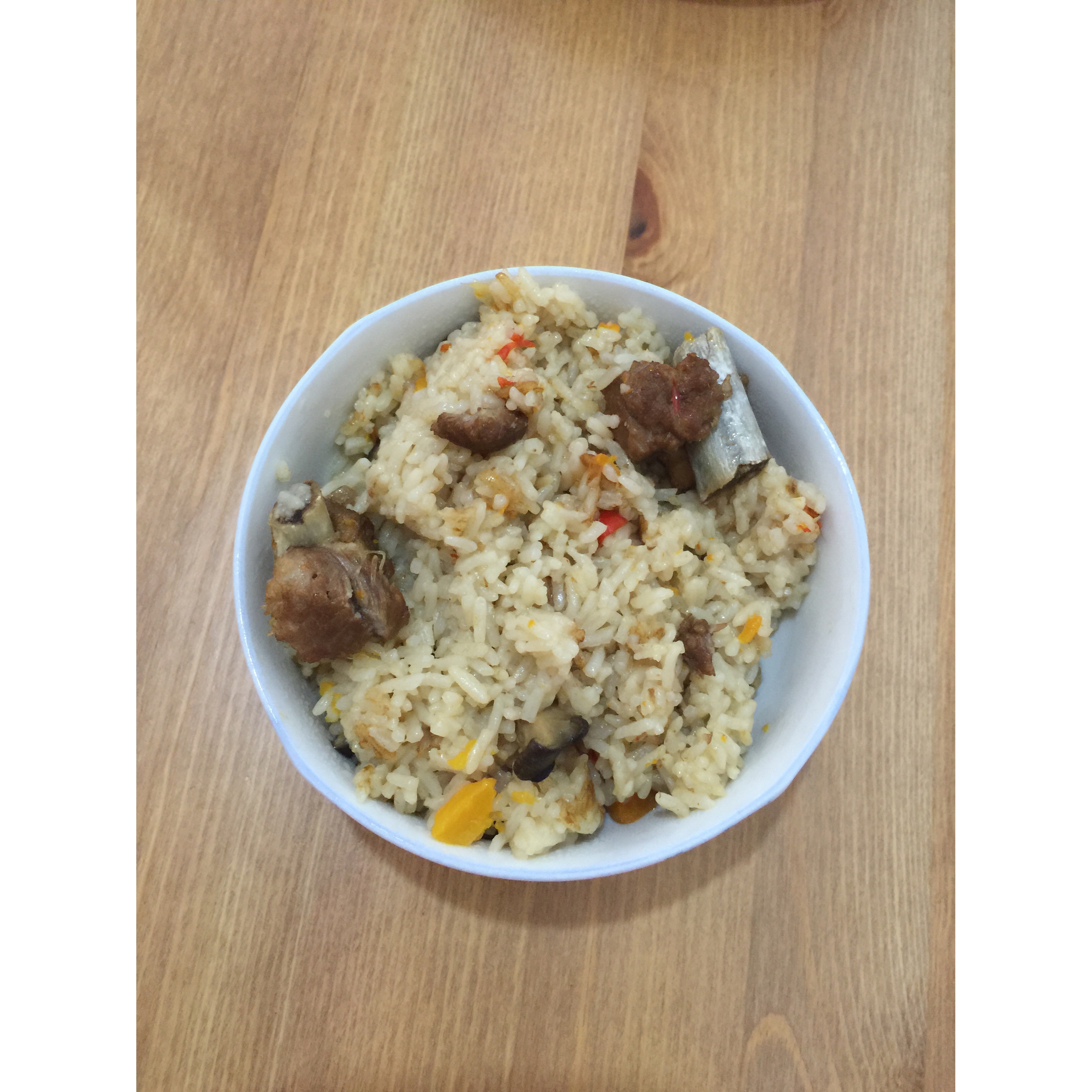 喷香排骨焖饭（爆好吃）