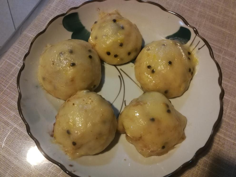 酸甜粘牙的百香果糯米豆沙糕的做法