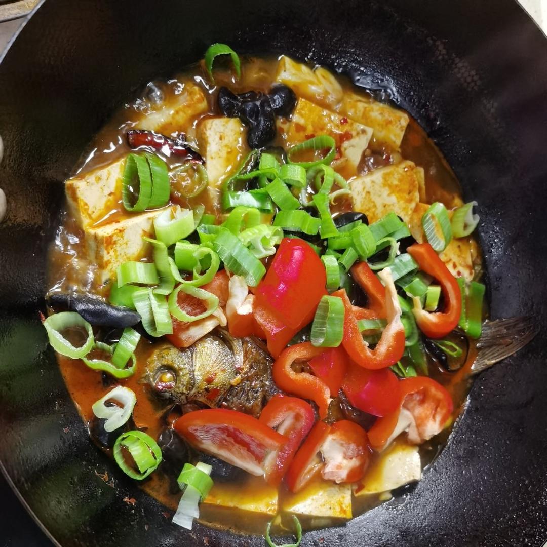 鲫鱼炖豆腐