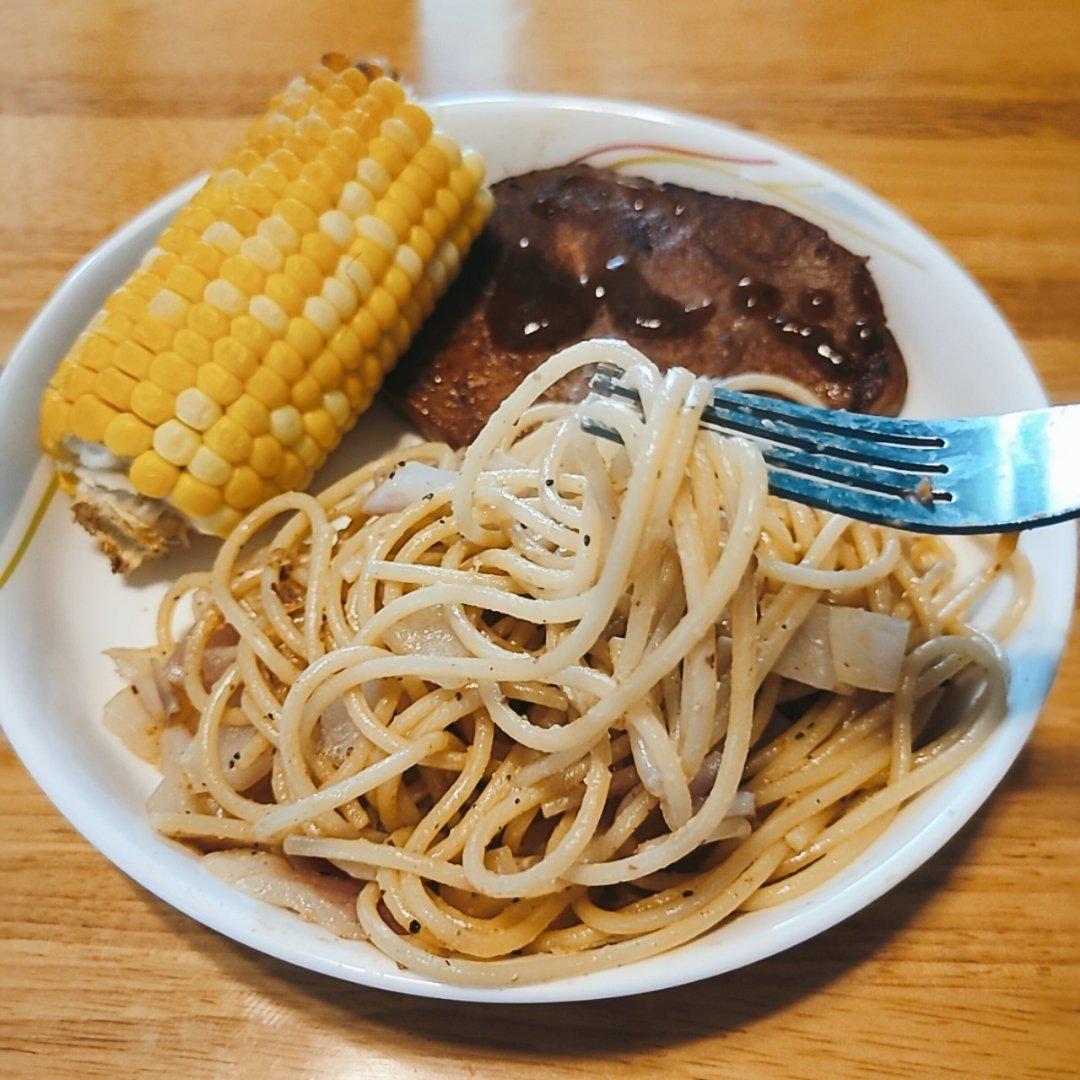 超快手的奶香黑胡椒牛排意面