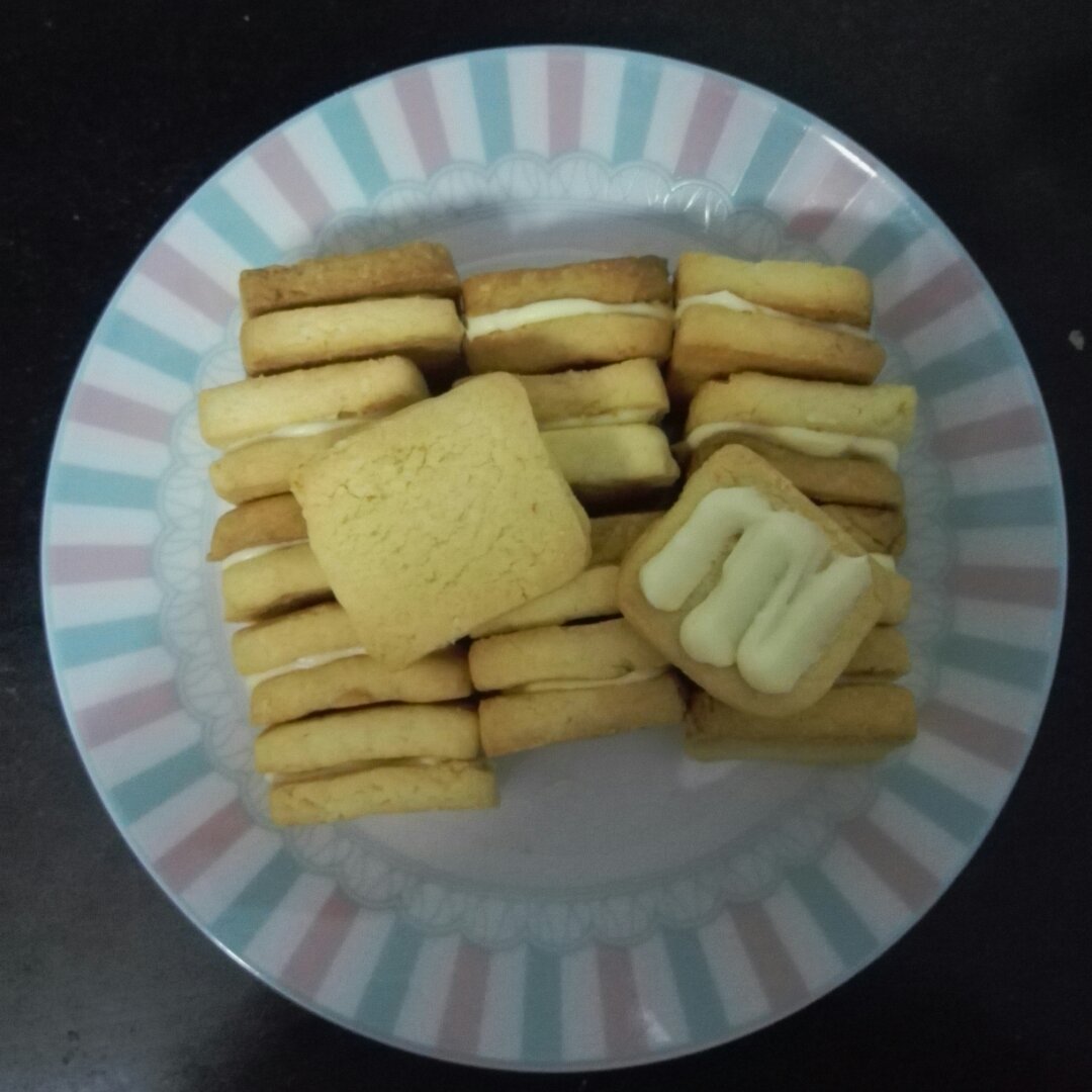 乳酪奶油夹心酥饼（芝士夹心饼干）