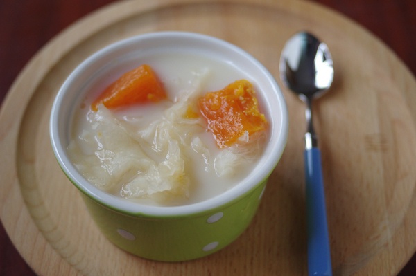 冰糖银耳牛奶炖木瓜