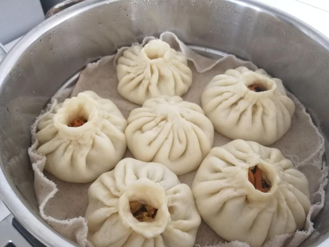 胡萝卜木耳鸡蛋素包子