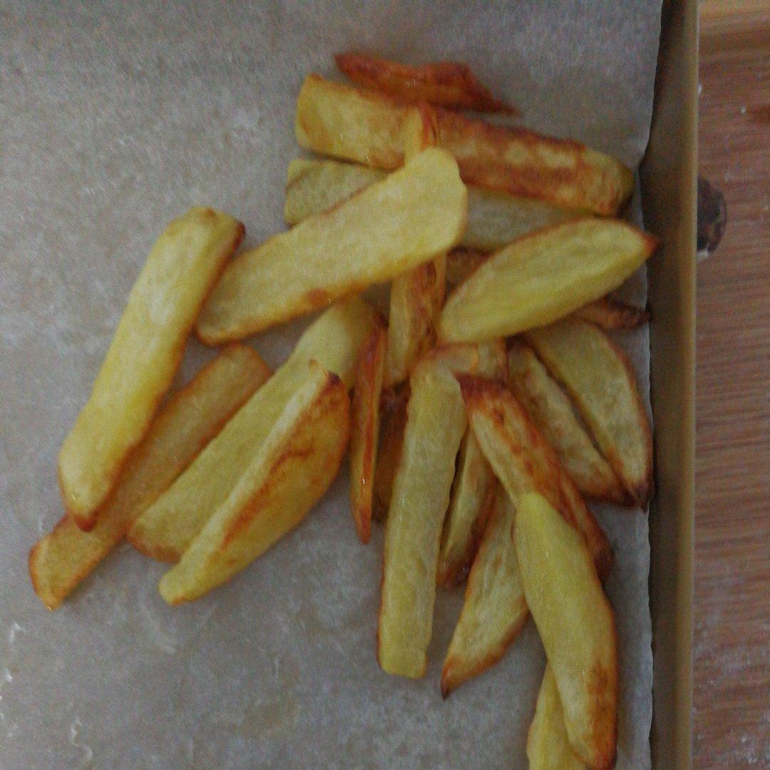 谁说孩子不能吃薯条？别人家孩子吃薯条也健康！
婴儿烤箱版薯条