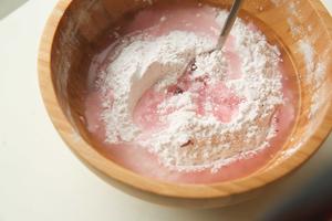樱花粉玫瑰豆沙汤圆的做法 步骤2