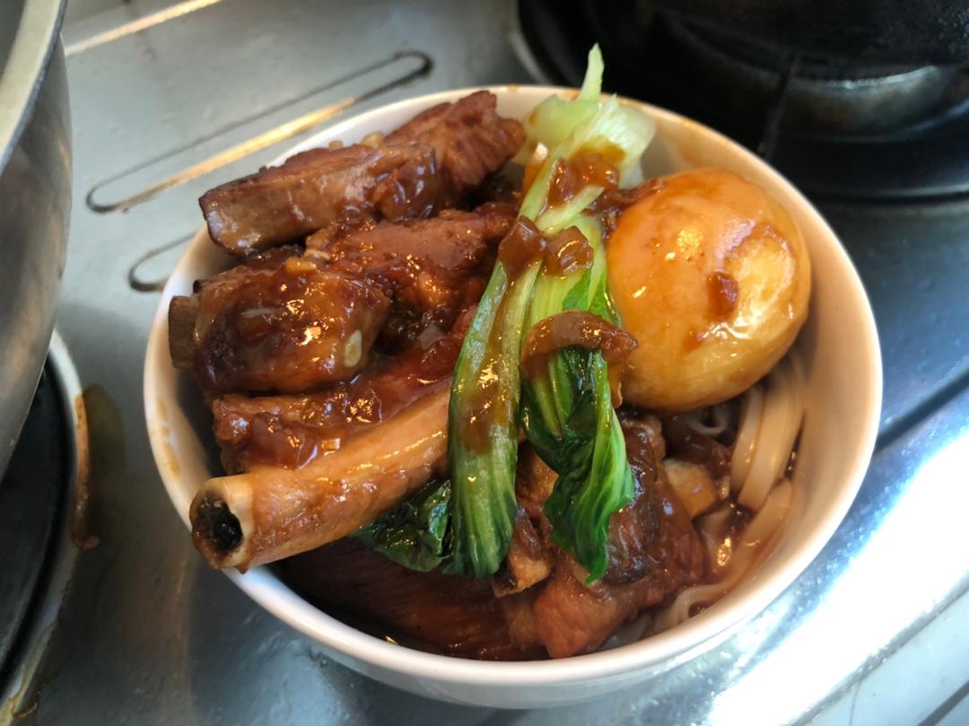 红烧排骨面