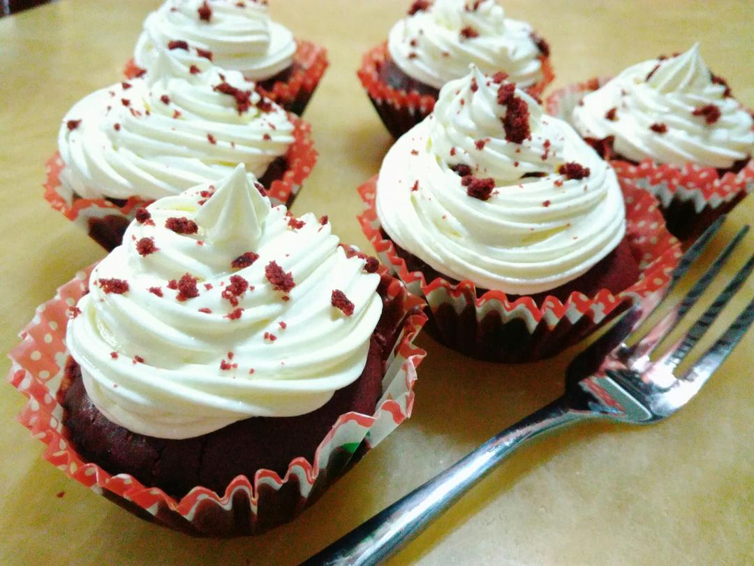 传统红丝绒杯子蛋糕（极软无泡打粉）Red velvet cupcake