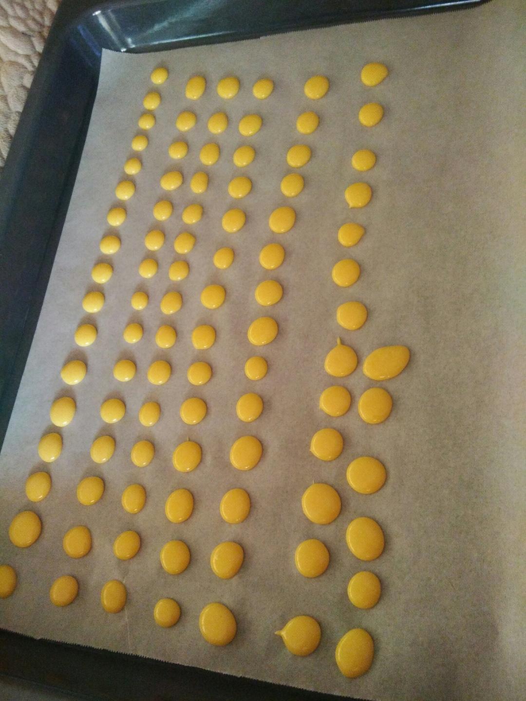 入口即化的无添加蛋黄溶豆