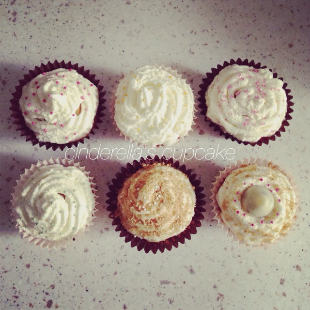 杯子草莓蛋糕cupcake