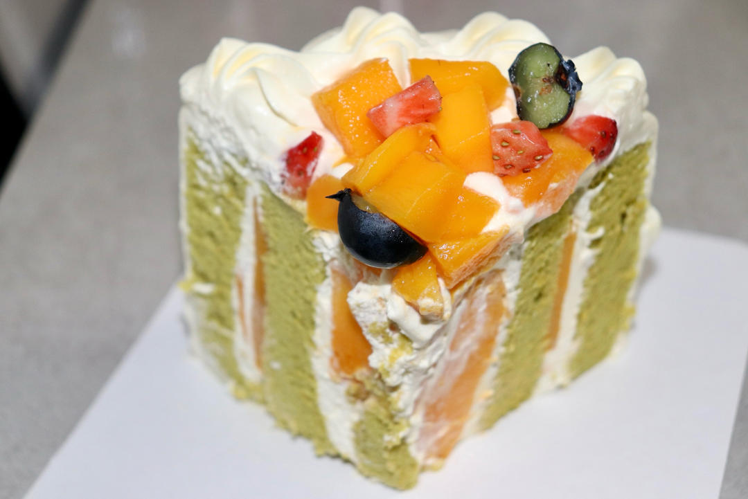 椰香斑斓芒果蛋糕卷