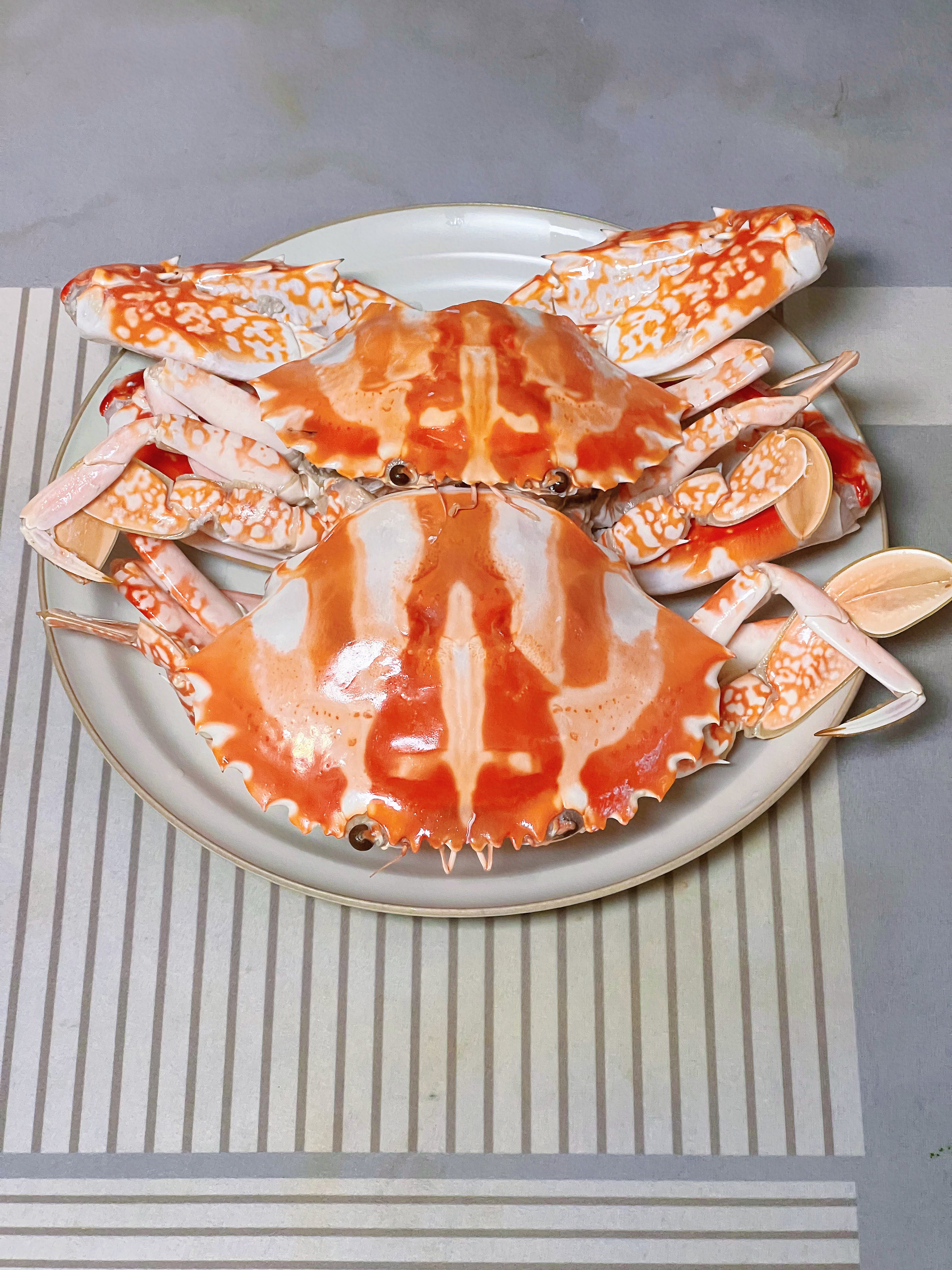 潮菜餐桌上的一道凉菜——冻蟹！
