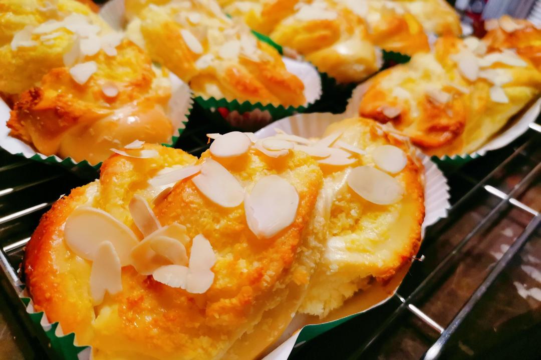 奶香软萌(๑• . •๑)椰蓉小吐司