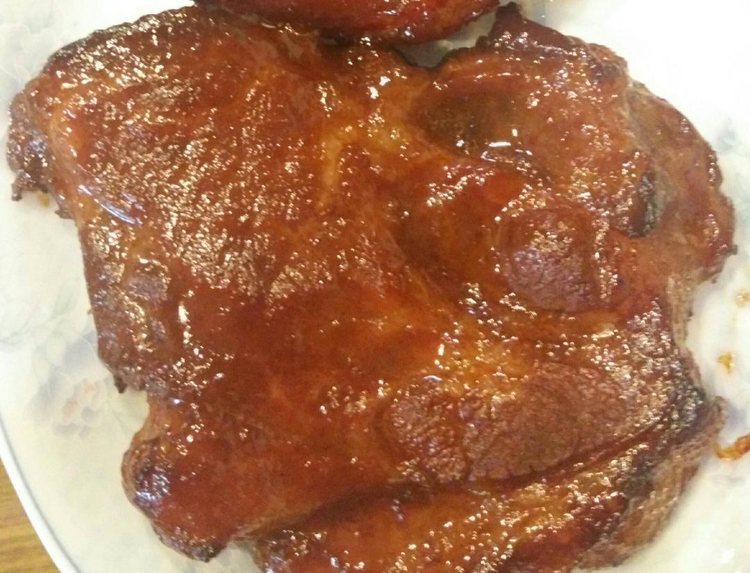 用料猪肉(前拦)450克李锦记叉烧酱3勺五香粉1勺料酒1勺蜂蜜水适量叉烧