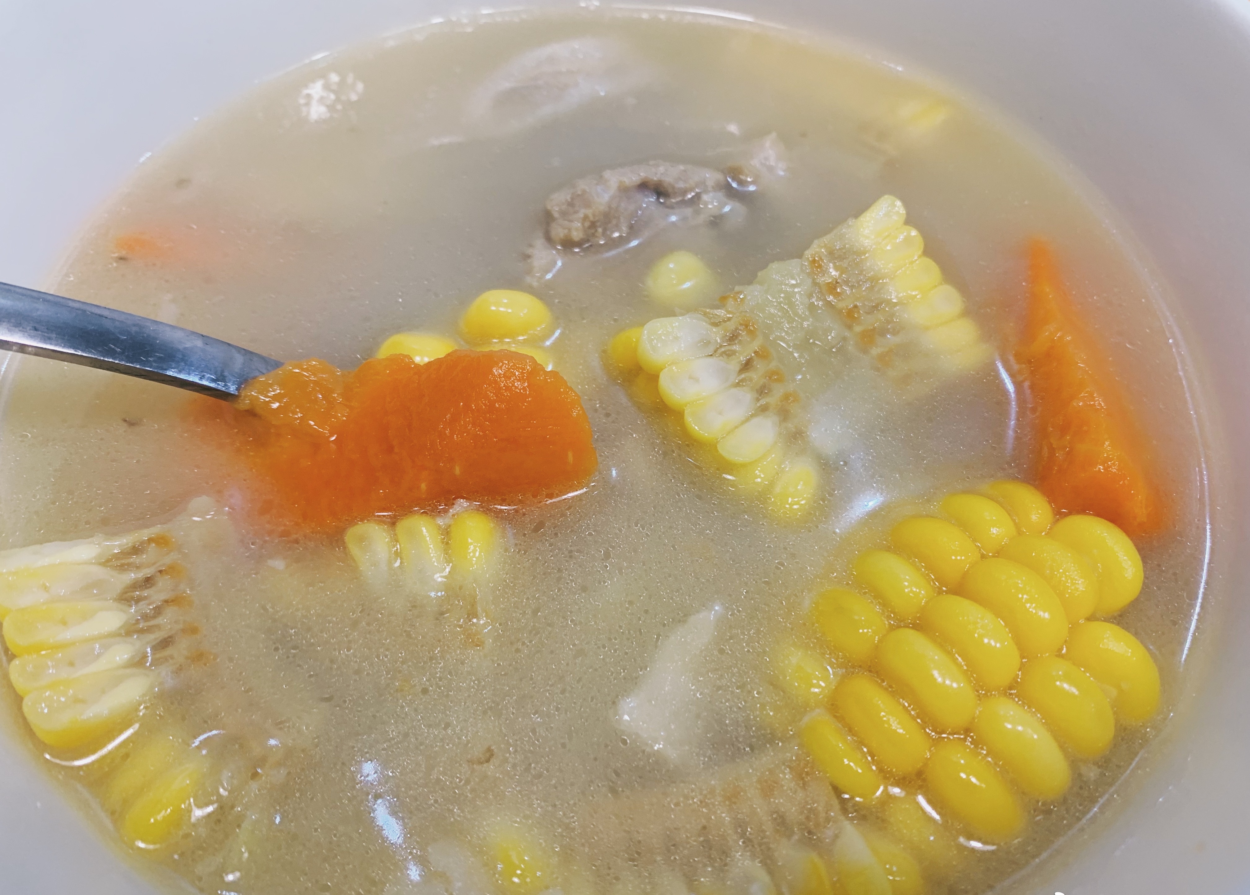 玉米猪骨汤