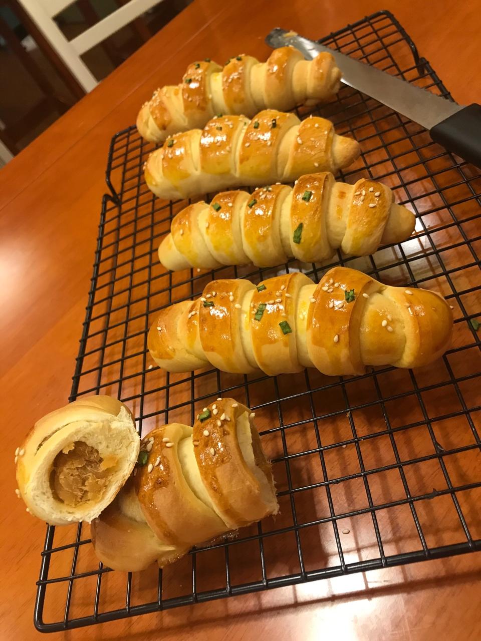 毛毛虫肉松面包