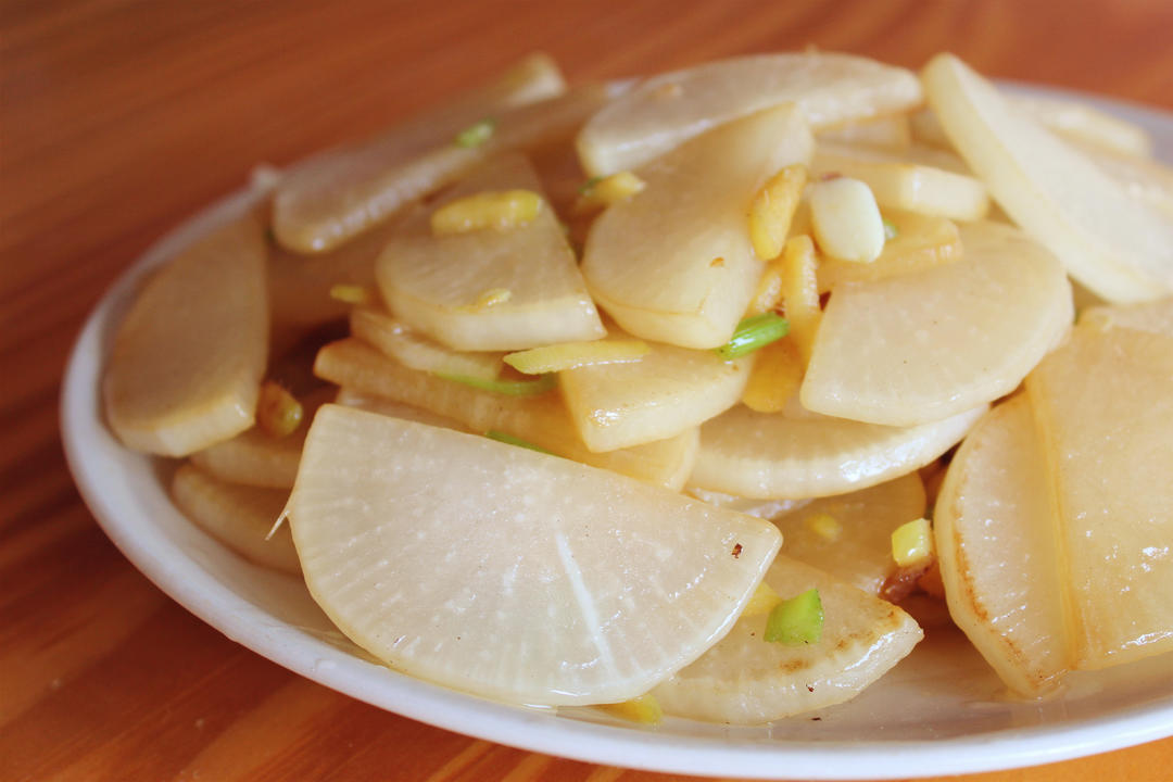 红魔鬼小姐做的美味炒萝卜片