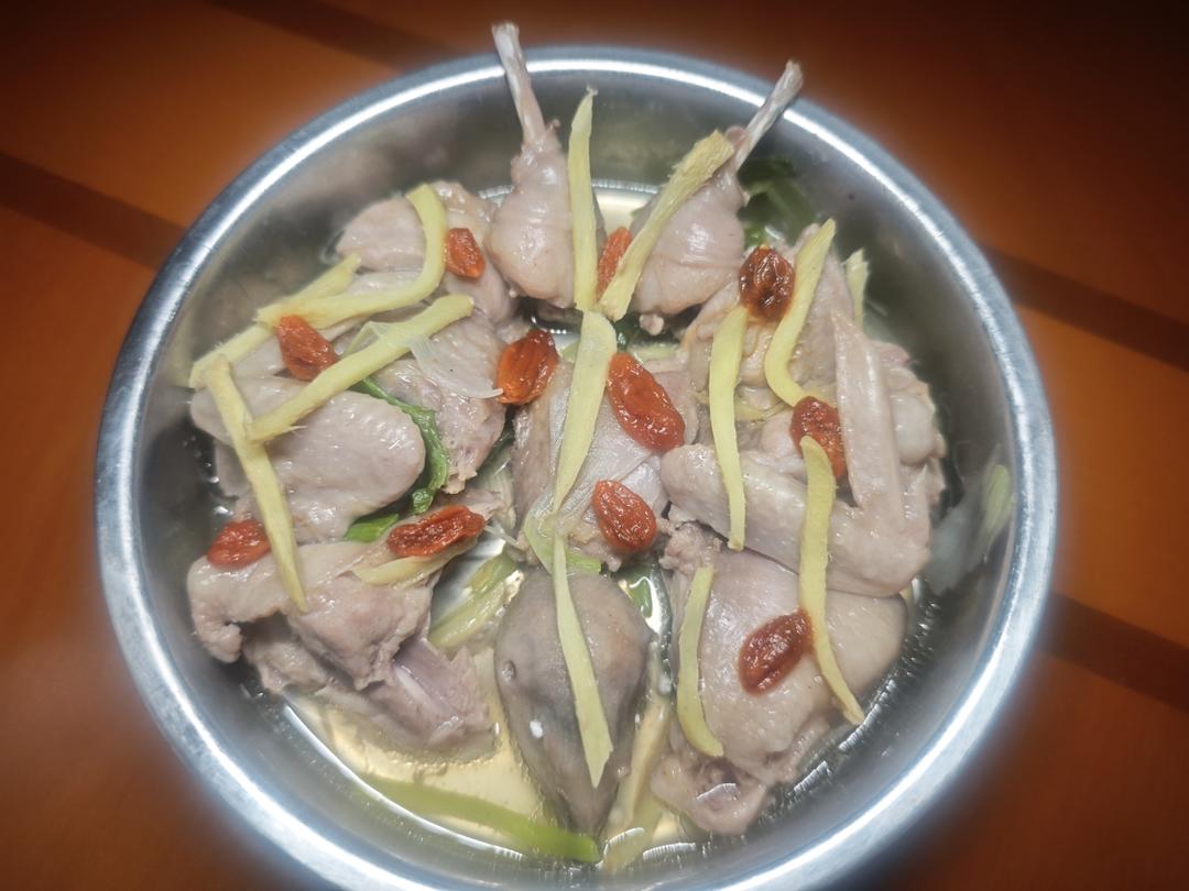 清蒸鹌鹑（盐焗味）