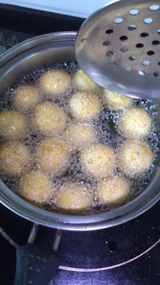 “南瓜芝麻球”聚餐必做小点心