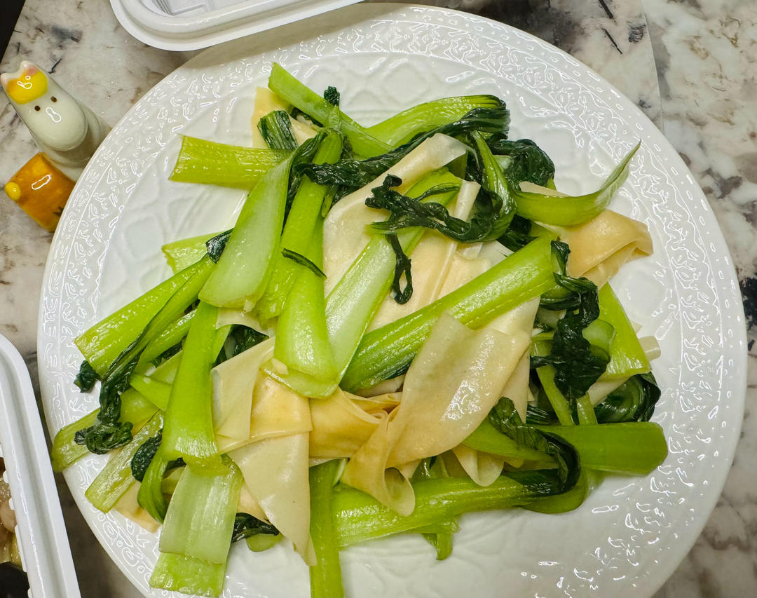 豆皮炒青菜好吃啊！