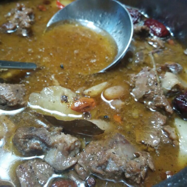 炖羊蝎子，羊肉