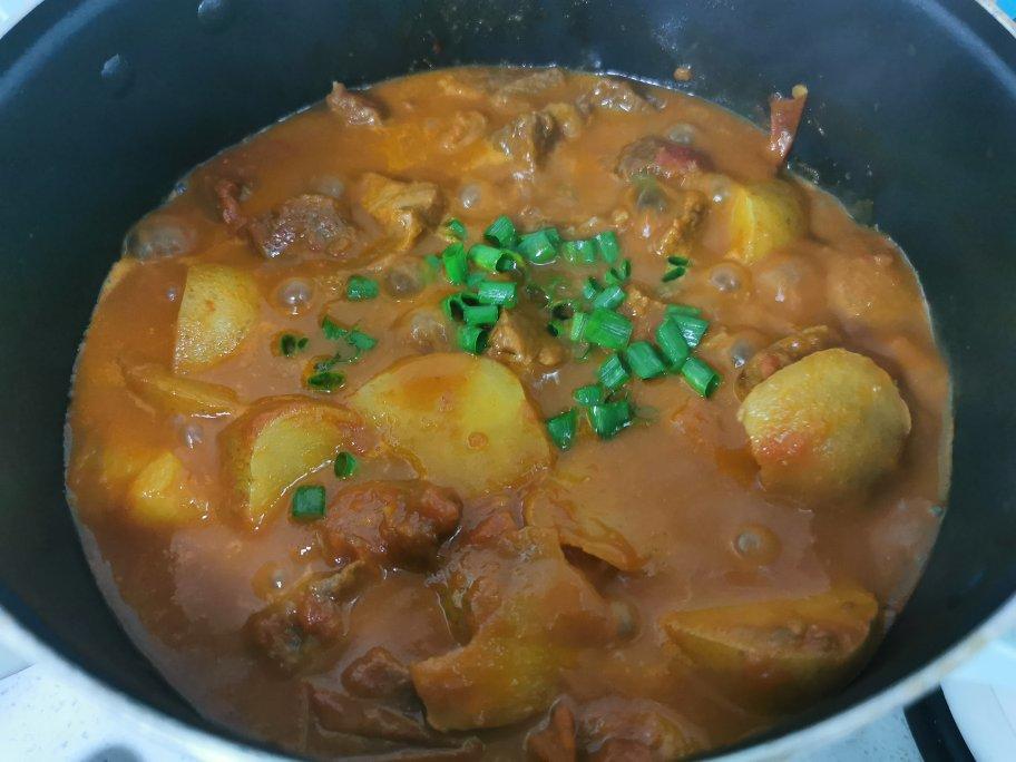 汤浓肉嫩的番茄牛腩，牛腩软烂秘法