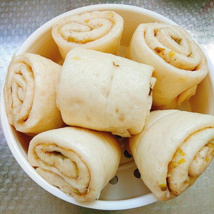 柠檬依夏做的葱花肉卷