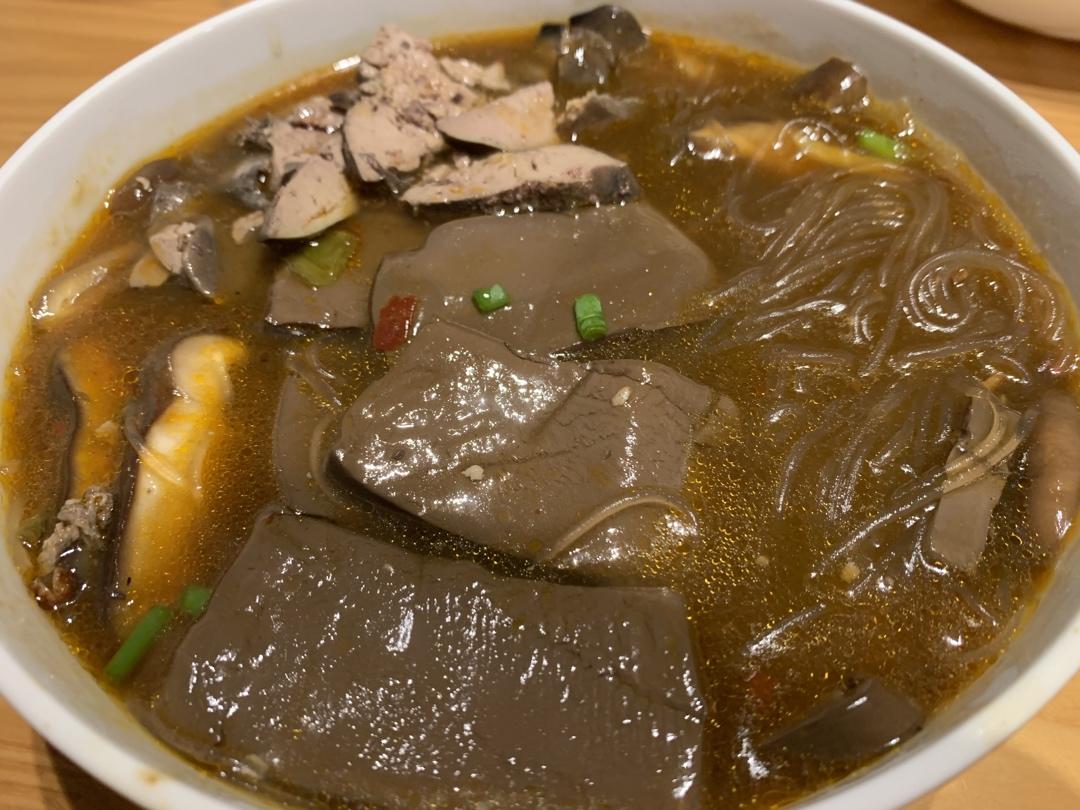 酸辣鸭血