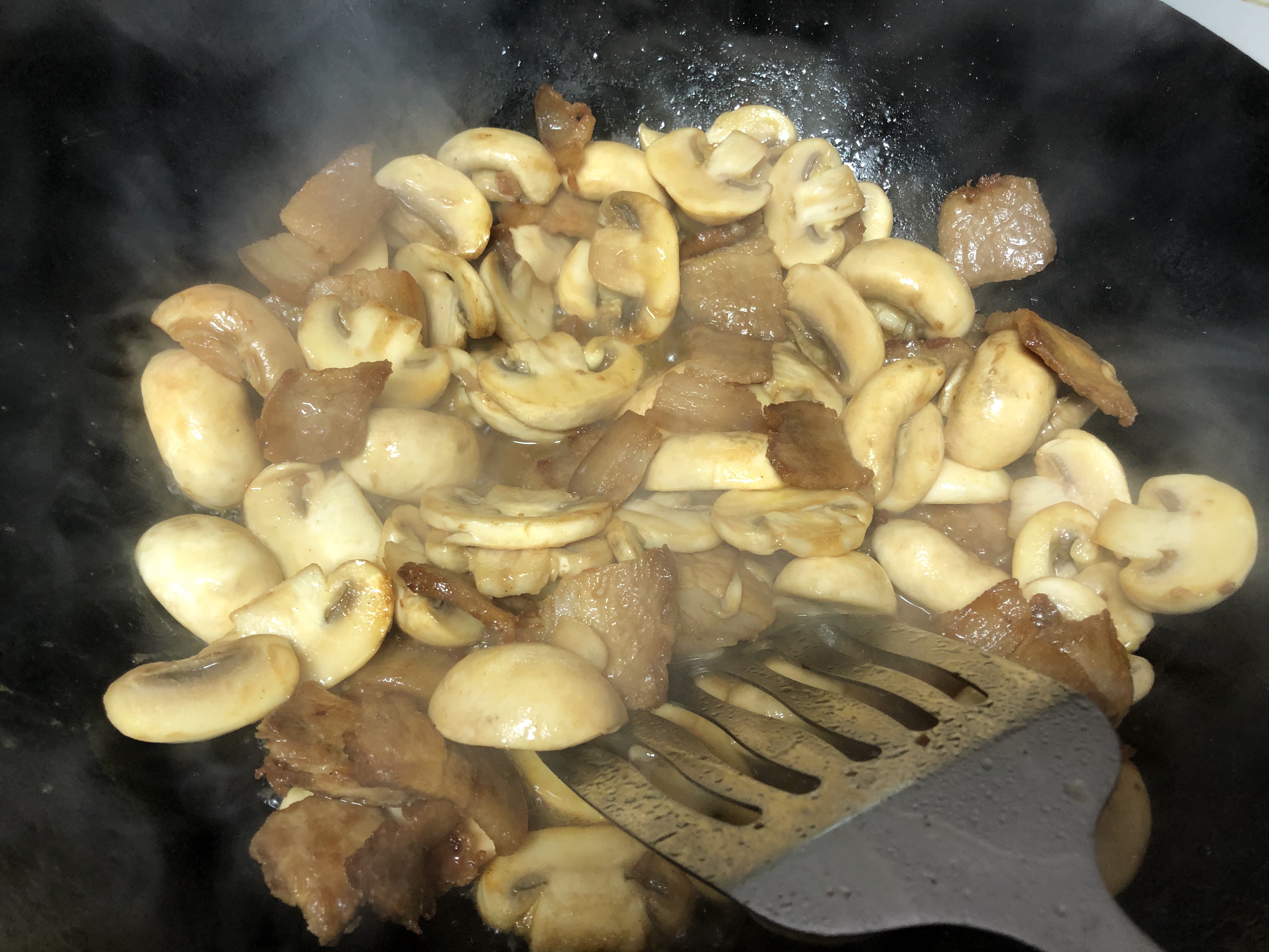 蘑菇炒肉片这样做❗️❗️三分钟搞定，简单易学好吃入味❗️❗️的做法 步骤8
