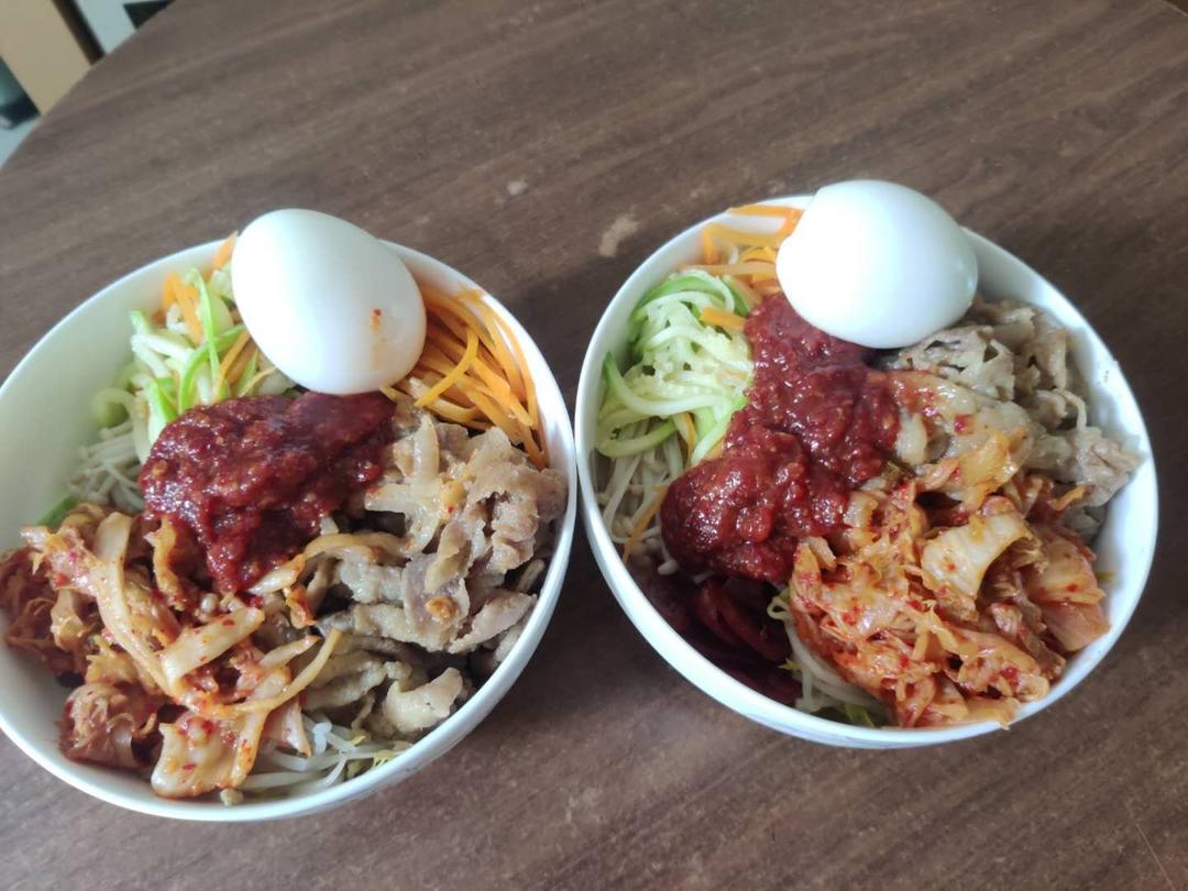 彩虹石锅拌饭「厨娘物语」