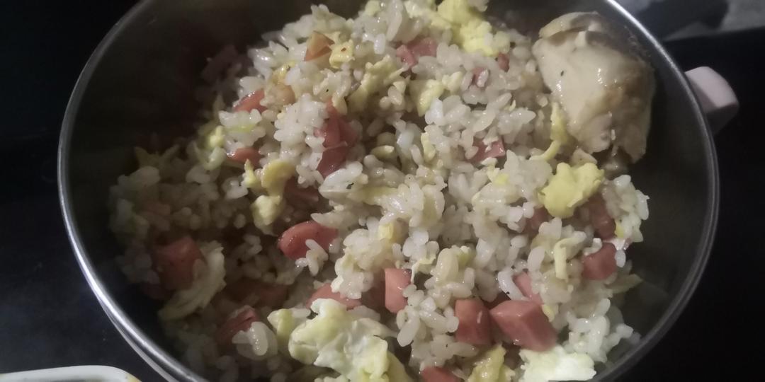 玉米胡萝卜火腿鸡蛋炒饭