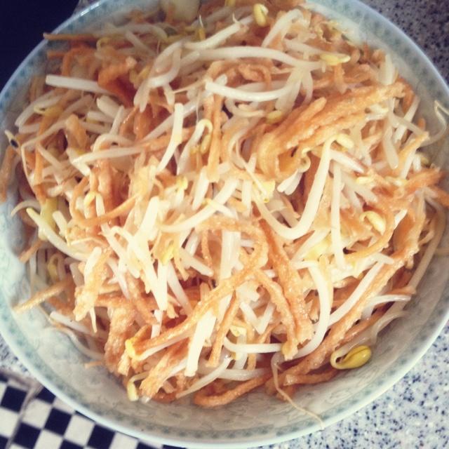 绿豆芽炒馓子的做法