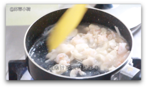 苏蒂宝宝餐：紫薯焖饭+虾仁菌菇烩豆腐的做法 步骤15