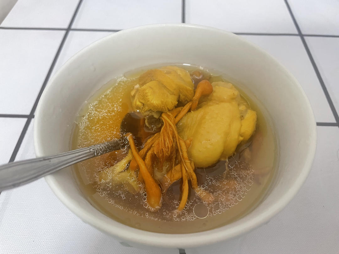 虫草花煲鸡汤