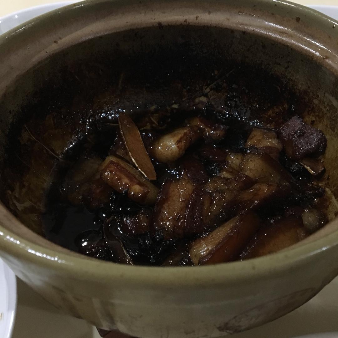 吃着碗里望着锅里的红烧肉