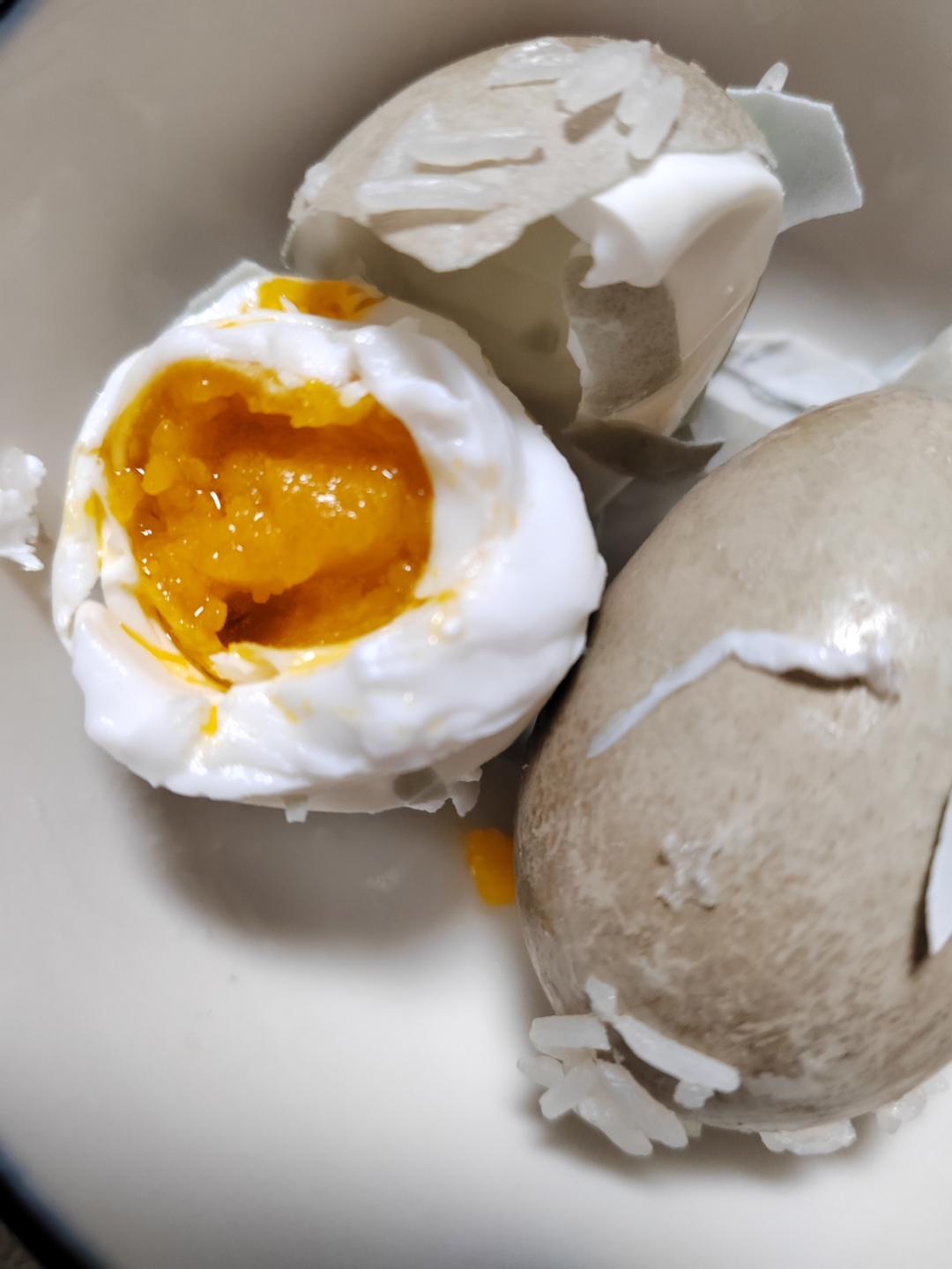 奶奶40年腌制咸鸭蛋老方子，保证100%起沙流油