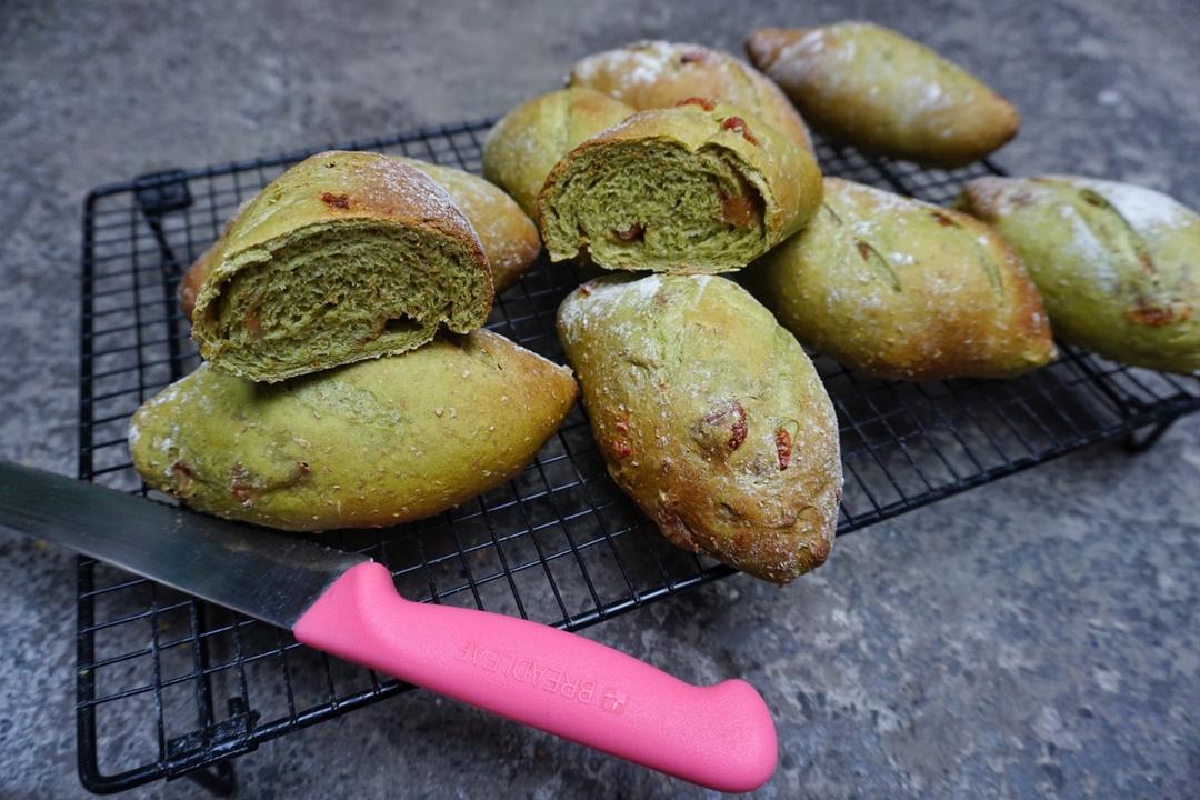 绿肥红瘦 抹茶草莓软欧